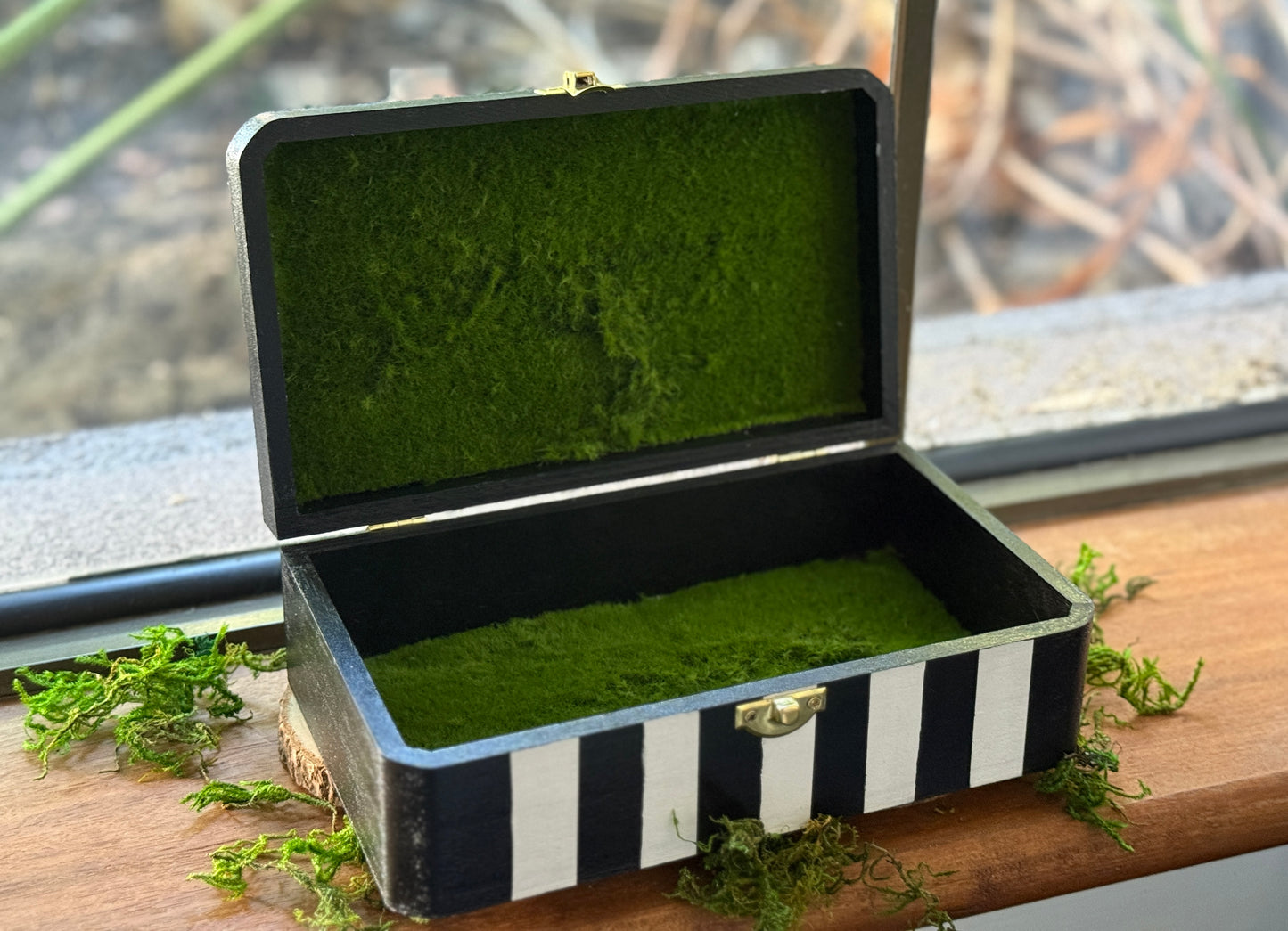 Eyeball Flower Box