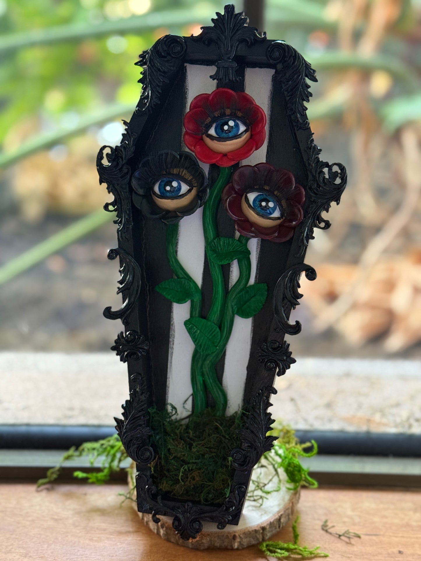 Preorder - Eyeball Flower Wall Hanging - Red & Black