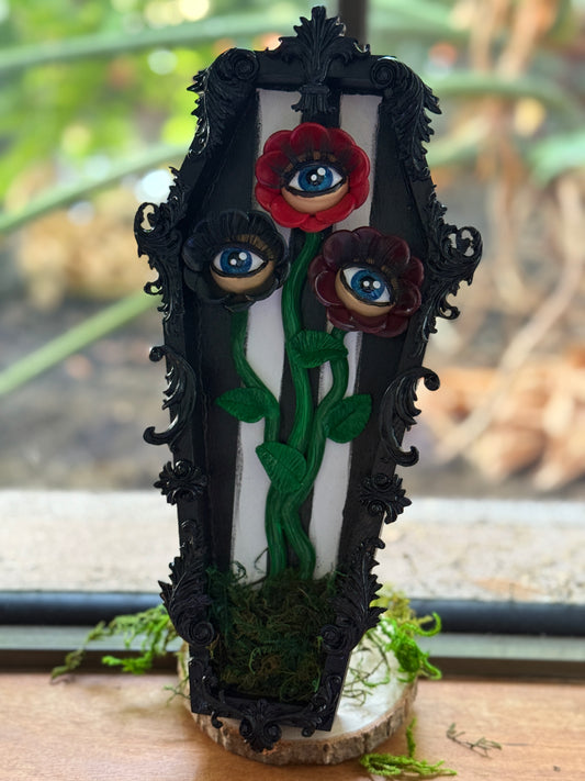 Preorder - Eyeball Flower Wall Hanging - Red & Black